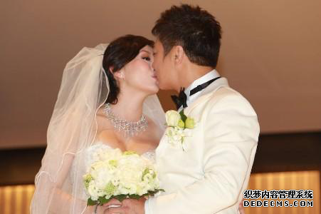 錢嘉樂湯盈盈婚禮2.png